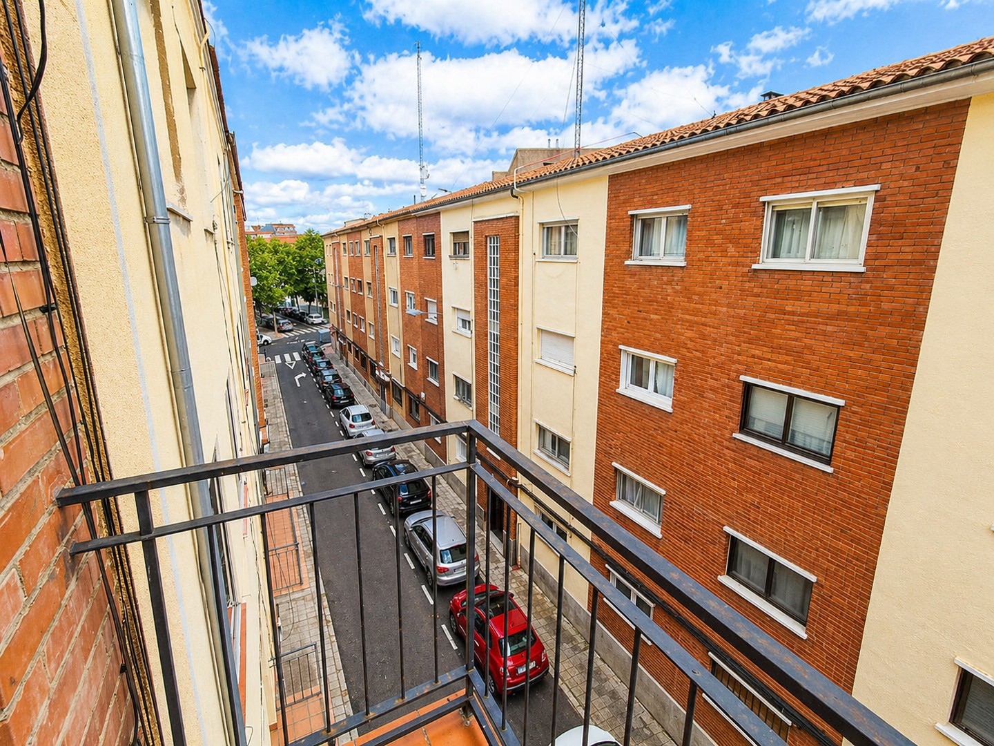 Este piso es ideal para invertir y alquilarlo a estudiantes por su ubicación, se trata de un piso distribuido en tres ha