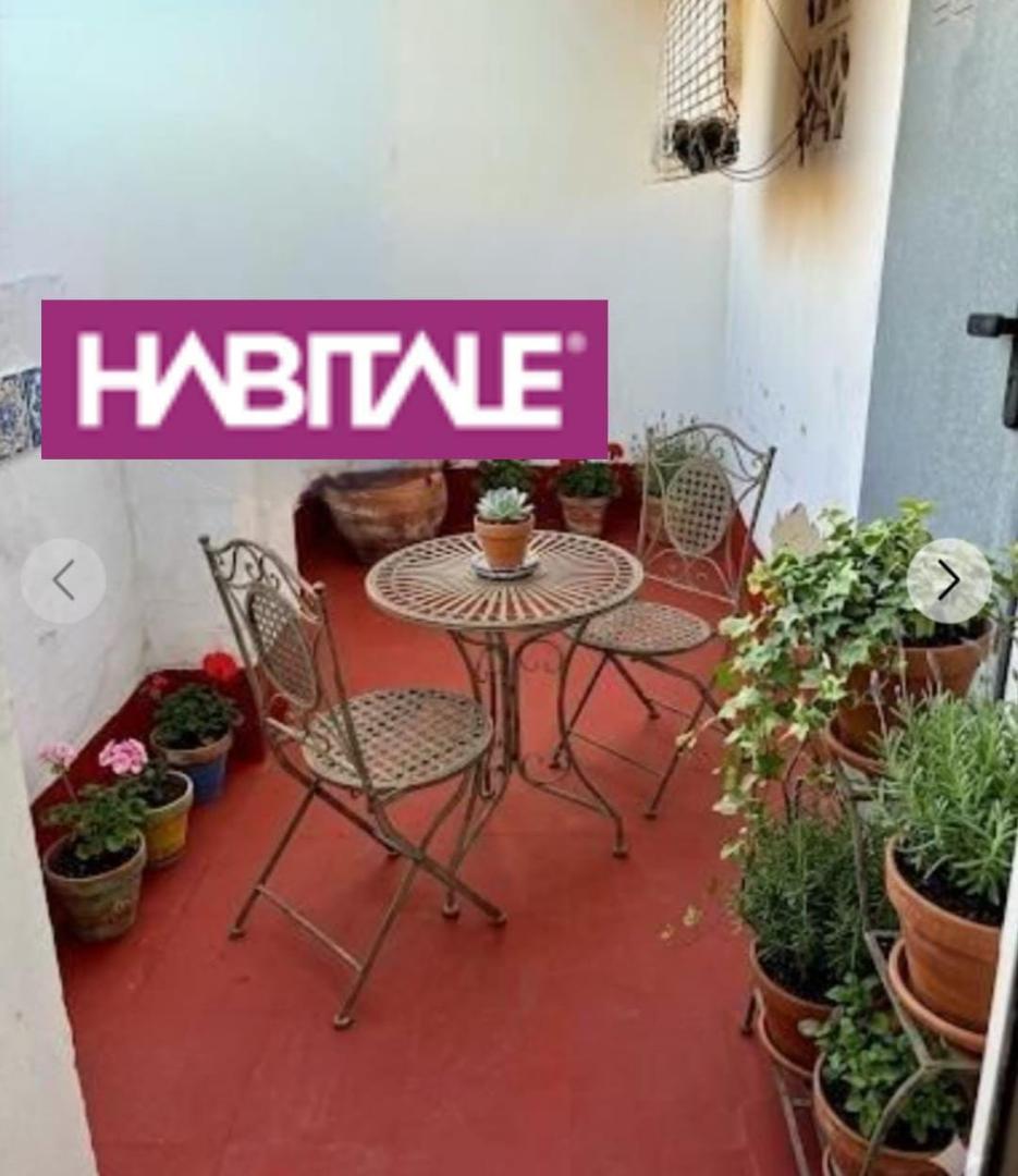 Avda Ausias March- Avda Plata-Valencia. Vivienda totalmente exterior en novena y ultima planta muy luminosa con balcón y
