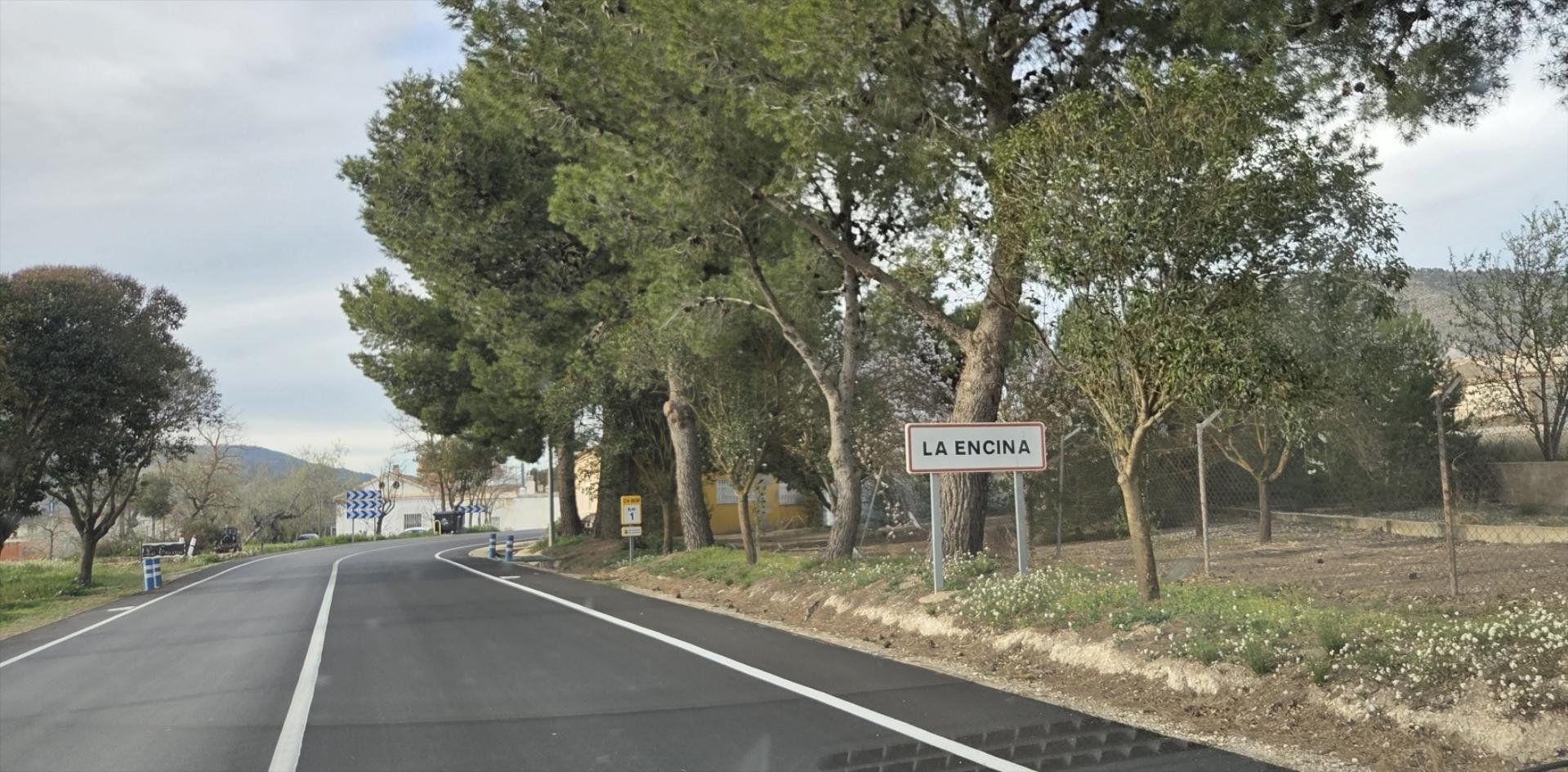 Villena, En la tranquila Pedanía de la Encina, Entre las provincias de Alicante Valencia y Albacete. Casa, de unos 108 m