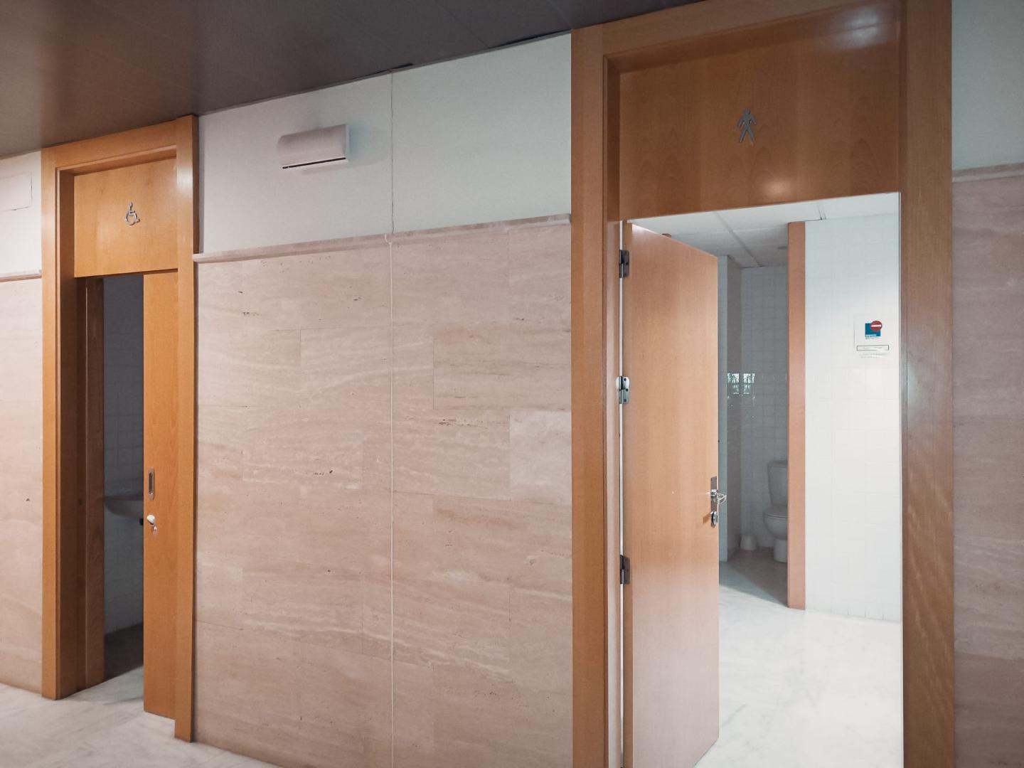 MODERNA OFICINA EN ALQUILER ED. METROPOL PISA
Se trata de un edificio exclusivo de oficinas y locales comerciales y ga