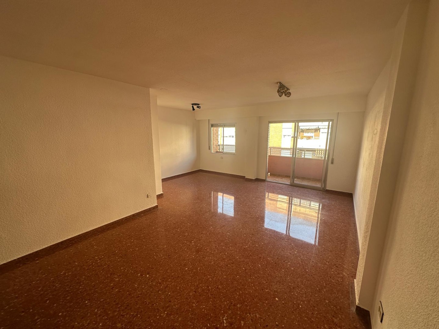 Habitale Tres Forques presenta esta fantástica vivienda en Exclusiva compuesta por 3 dormitorios (antes 4), dormitorio p