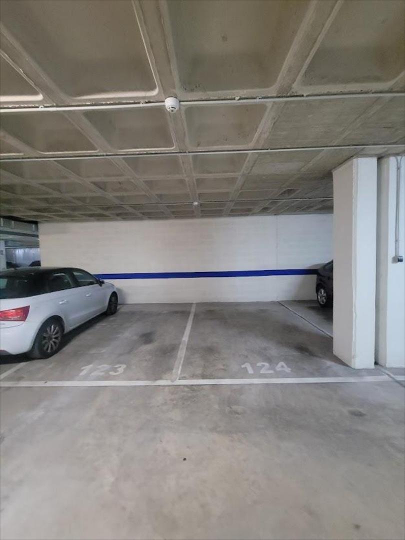 Disponemos a la VENTA de un garaje en la zona de la Plaza Mayor de Mislata, es un garaje en segundo sótanto , es amplio