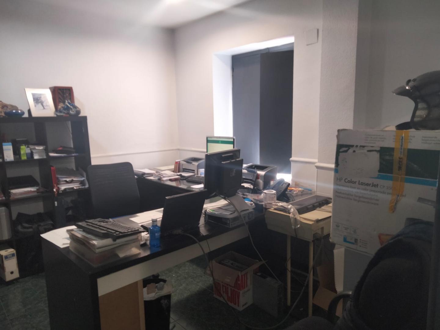 Se vende en Sestao, zona Albiz, cumple requisitos para hacer vivienda de 1 dormitorio con vestidor, 1 baño, cocina ameri