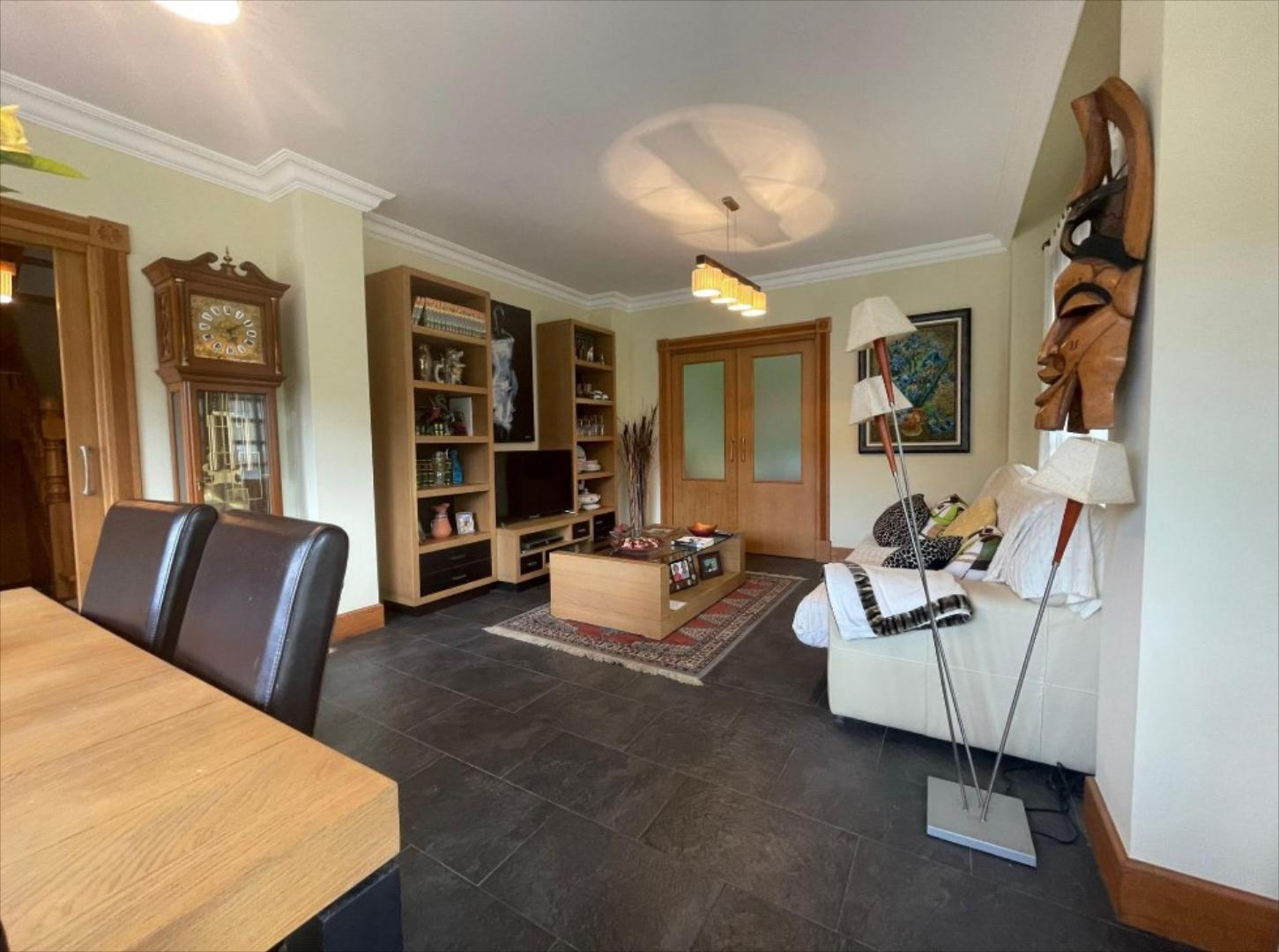 Excepcional chalet de 4 habitaciones a la venta en Guriezo, entre Laredo y Castro Urdiales, Cantabria.
Situado en una zo