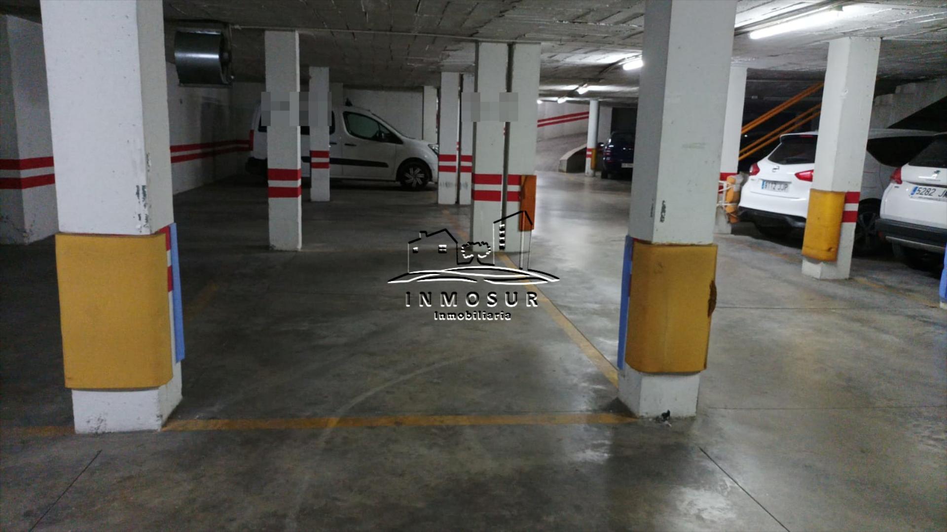 Parking en zona centro. Cuenta con una superficie aproximada de 15 m2. en planta segunda de sótano. Fácil maniobrabilida