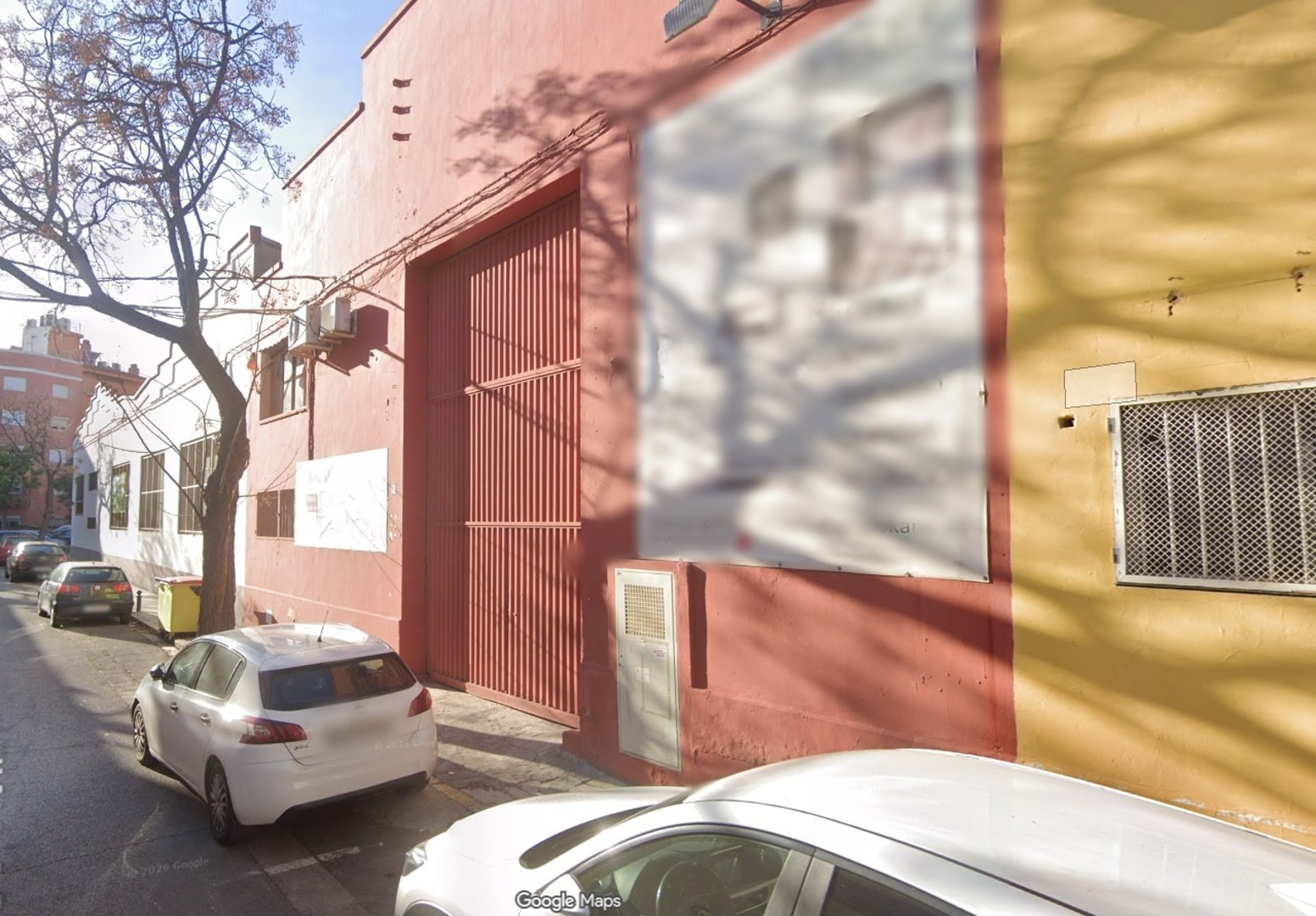 Alquiler nave industrial en Picanya, Zona Mercadona.
La nave dispone de 1.050 m2 construidos sin distribución interior,
