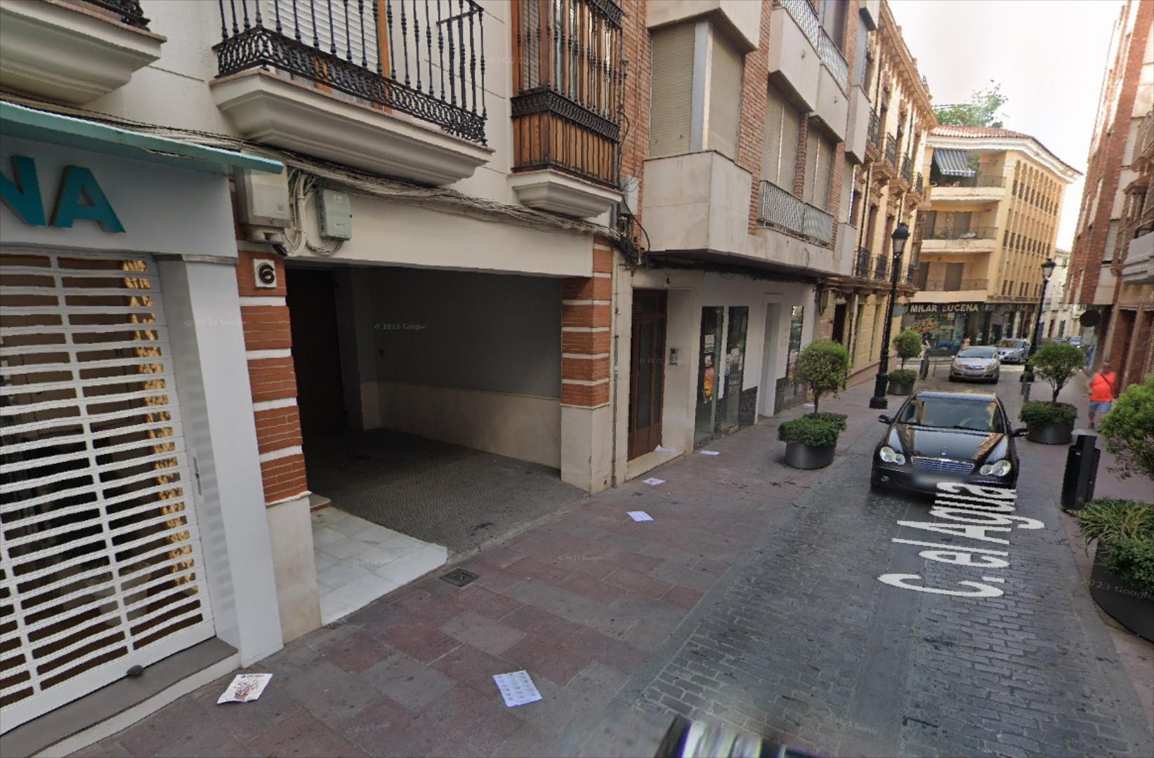Piso en planta baja en zona calle El Agua. Cuenta con una superficie de 163 m2. construidos y se encuentra distribuido e