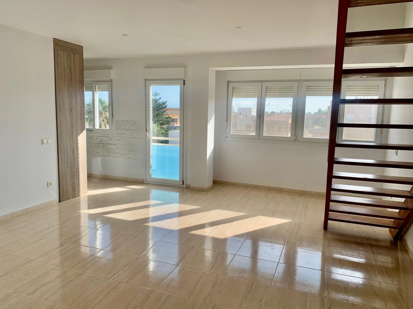 Delta del Ebro, enclave medioambiental de primer nivel.
Municipio de Deltebre
Duplex, OBRA NUEVA. La vivienda dispone de