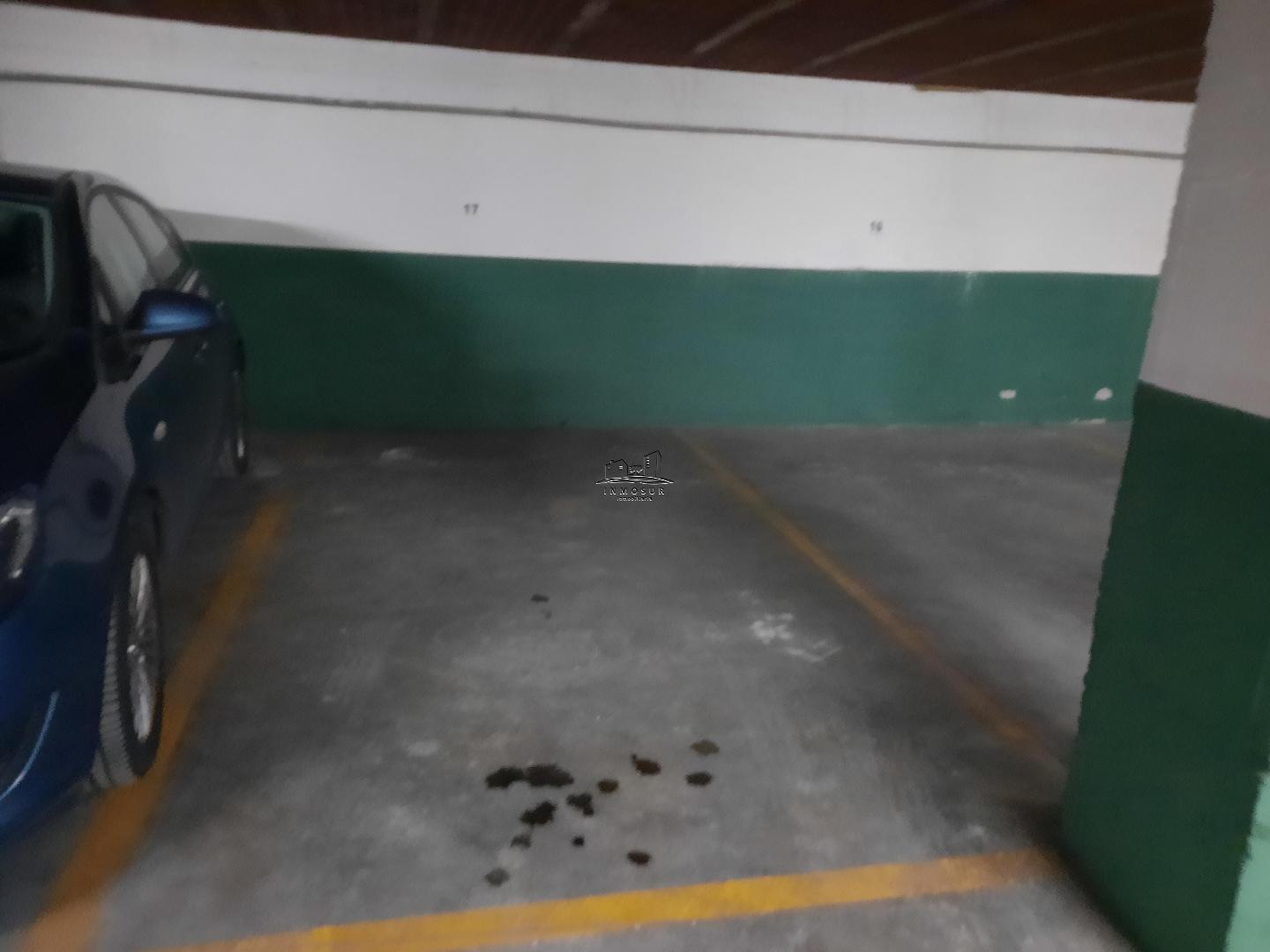 Oportunidad. Parking para coche en pleno centro de Lucena. Ideal para coche mediano.