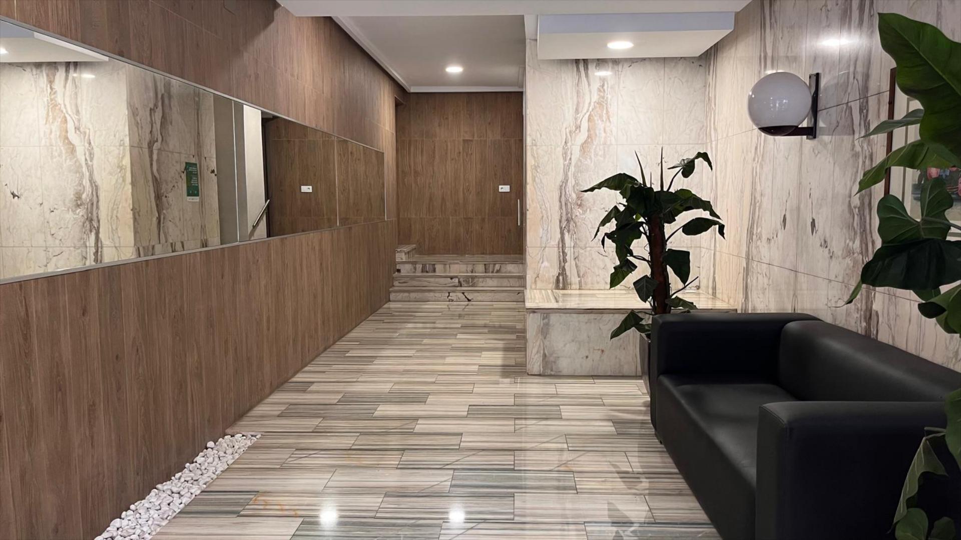 Descubre tu nuevo hogar en esta espaciosa vivienda de 147 m²!! Ubicada en el prestigioso barrio de Pla del Real, Valenci