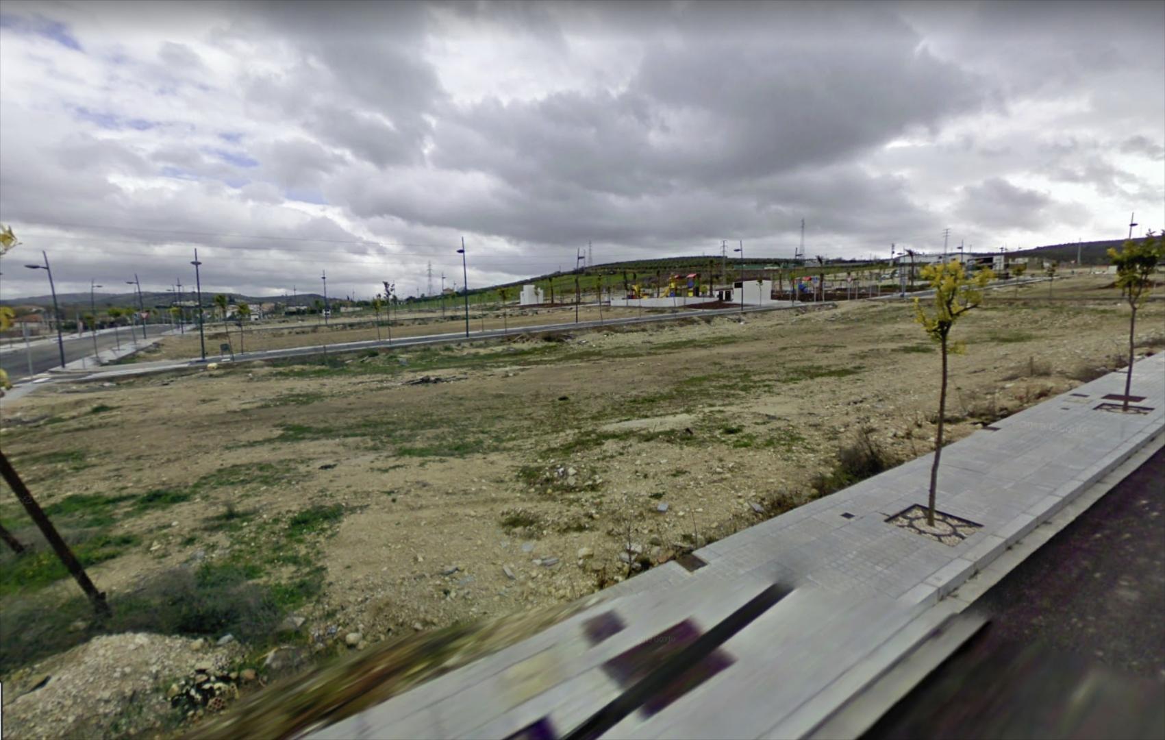 Parcela en zona Poleares con una superficie de 120 m2. para vivienda unifamiliar. En esquina.