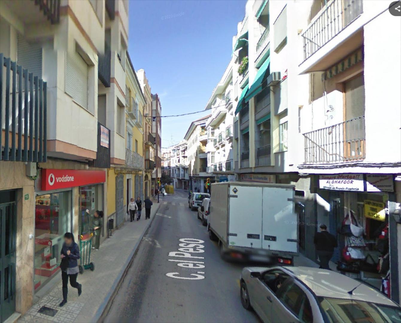 Casa en pleno centro de Lucena. Cuenta con una superficie de parcela de 397 m2. y una superficie construida de 676 m2.