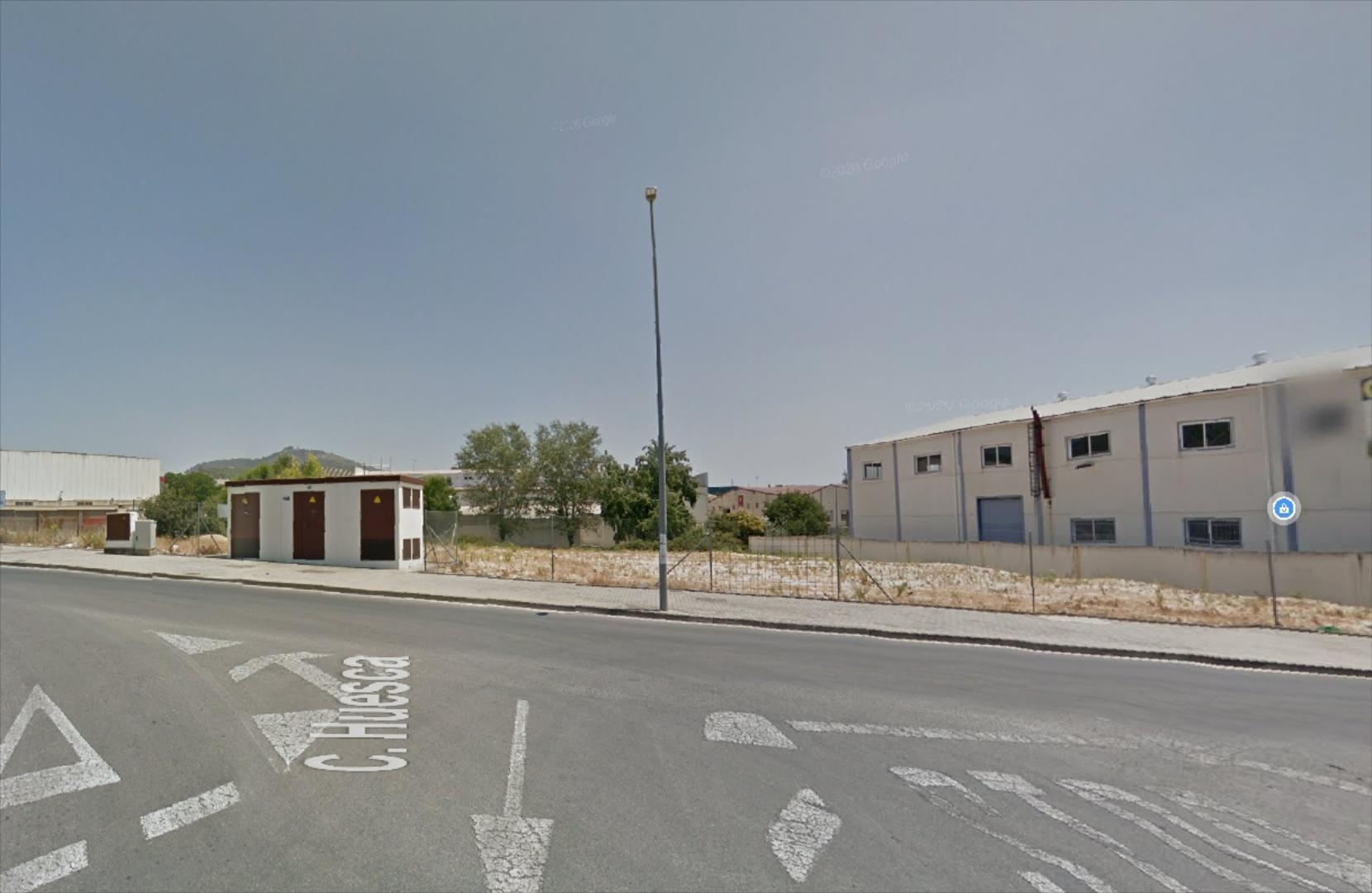 Solar en Polígono Industrial Príncipe Felipe. Cuenta con una superficie de 2.002 m2. y una fachada a calle de 47 metros.